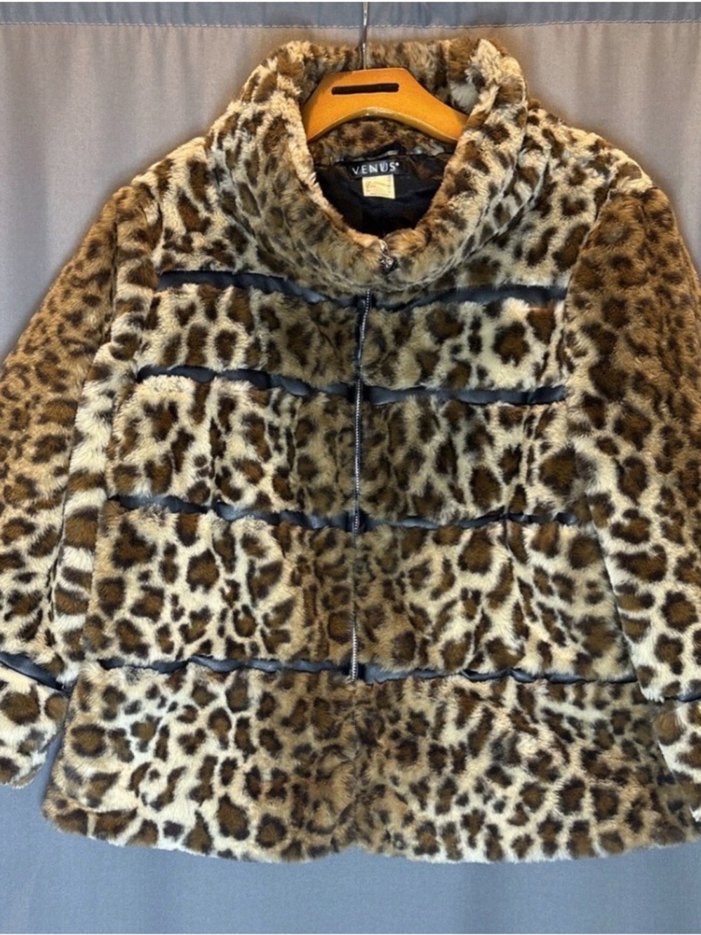 VENUS Leopard Print Faux Fur Teddy Jacket 3/4 sleeve in Brown and Black